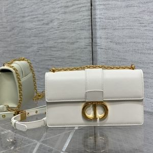 Meet your Posher, Moore